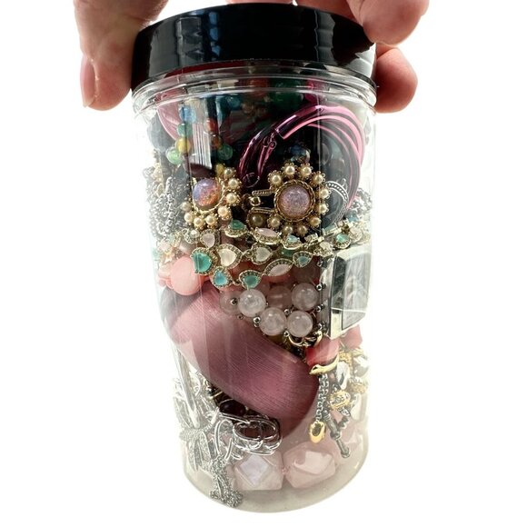 Mystery Jewelry Jar 7 All Wearable Good Quality Pieces 2 Pounds - Picture 4 of 4